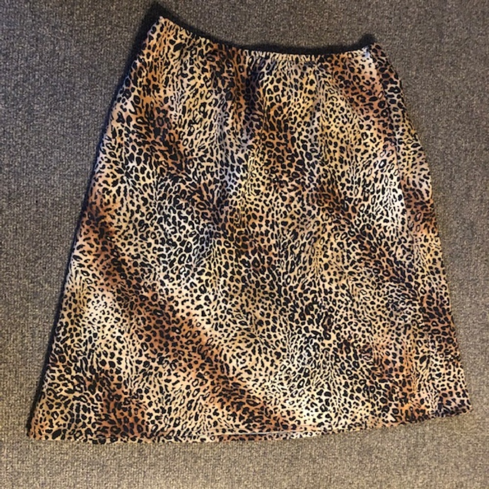 Super Cute Leopard Print Skirt with Elastic Waist